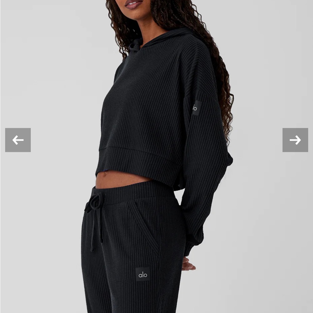 Alo Muse Set- Cropped Hoodie and Sweatpants